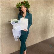 Laureata in biologia impartisce lezioni di biologia, chimica, matematica, fisica